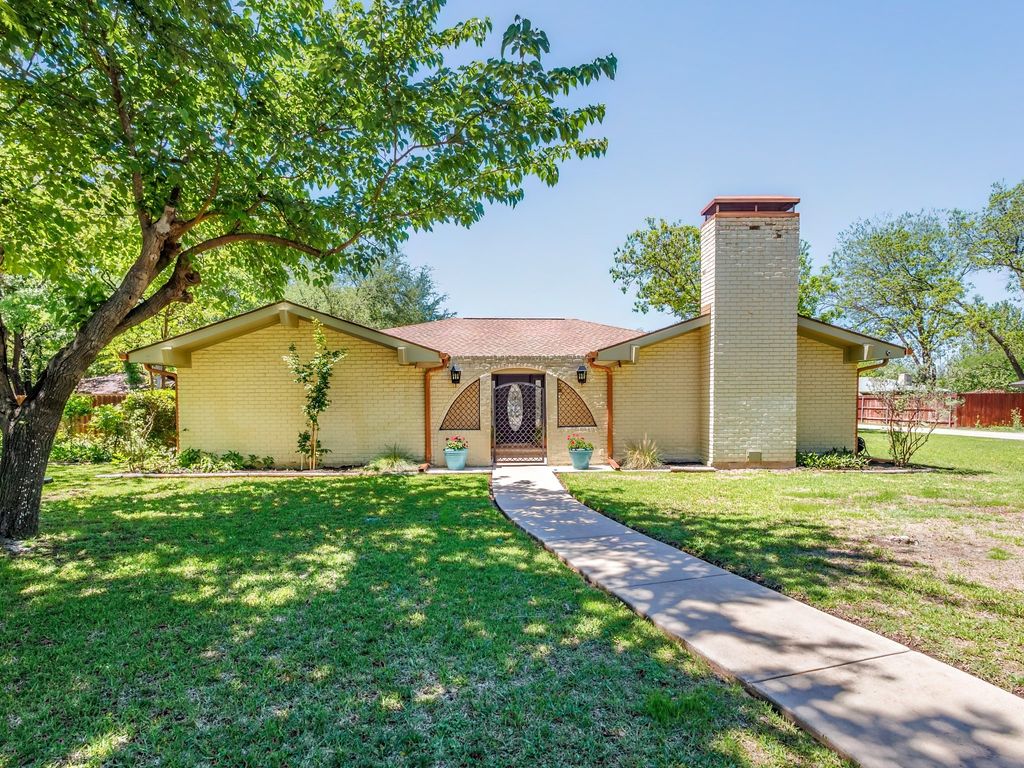 2515 Good Shepherd Drive, Brownwood, TX 76801