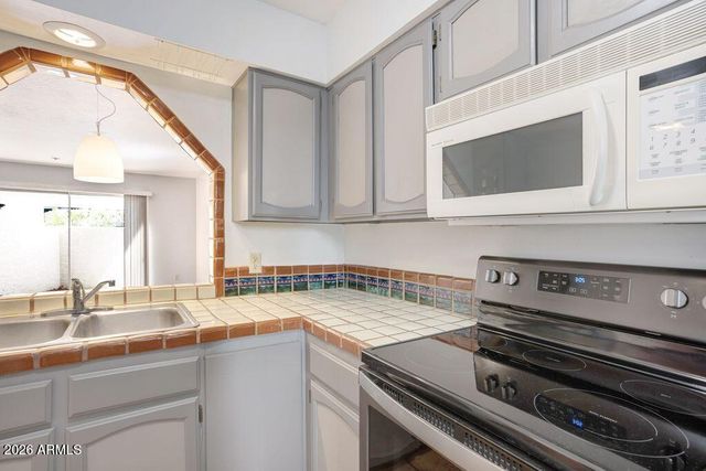 7494 E EARLL Drive 115, Scottsdale, AZ 85251