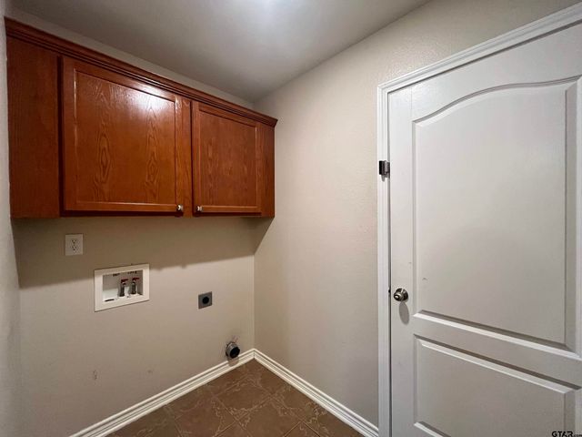 6956 Saga Dr, Flint, TX 75762