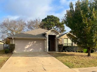 6956 Saga Dr, Flint, TX 75762