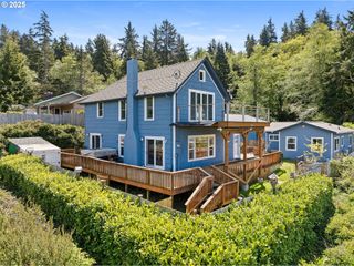 622 46TH St, Astoria, OR 97103