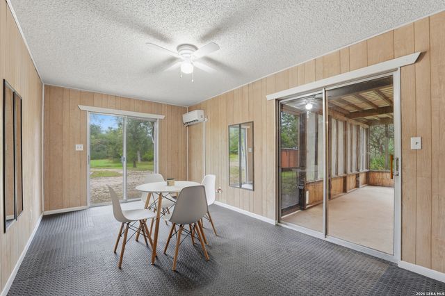 8606 State Highway 123 N, Stockdale, TX 78160