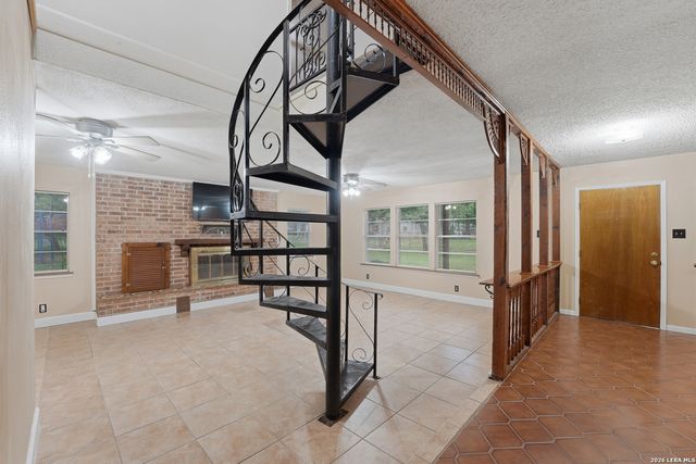 8606 State Highway 123 N, Stockdale, TX 78160