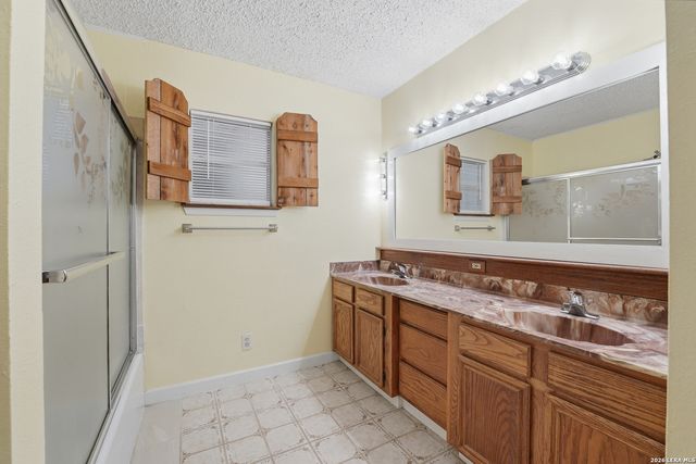 8606 State Highway 123 N, Stockdale, TX 78160