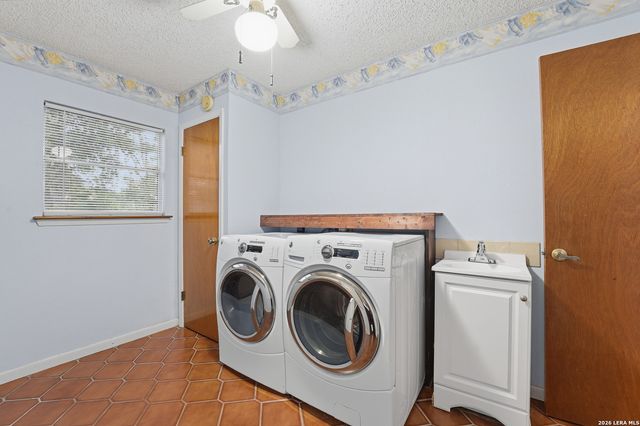 8606 State Highway 123 N, Stockdale, TX 78160