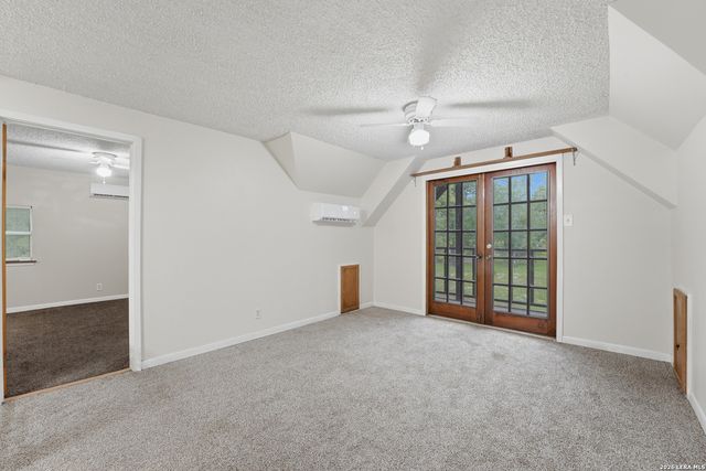 8606 State Highway 123 N, Stockdale, TX 78160