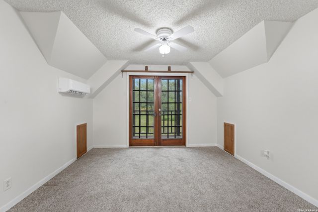 8606 State Highway 123 N, Stockdale, TX 78160