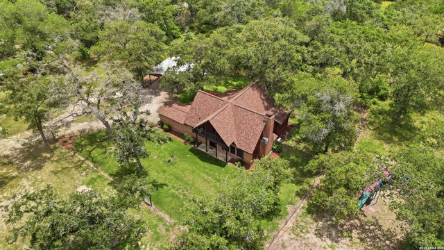 8606 State Highway 123 N, Stockdale, TX 78160