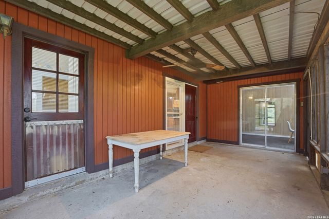 8606 State Highway 123 N, Stockdale, TX 78160