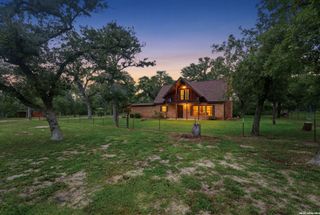 8606 State Highway 123 N, Stockdale, TX 78160