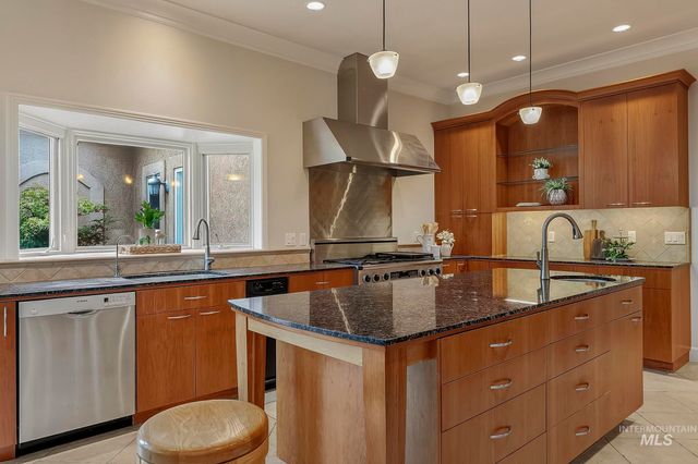 2419 North Sevenoaks Place, Eagle, ID 83616