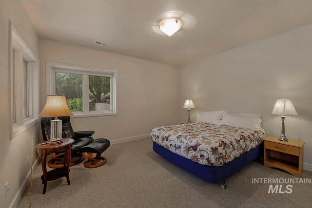 2419 North Sevenoaks Place, Eagle, ID 83616