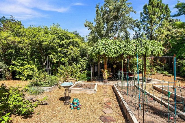 2419 North Sevenoaks Place, Eagle, ID 83616