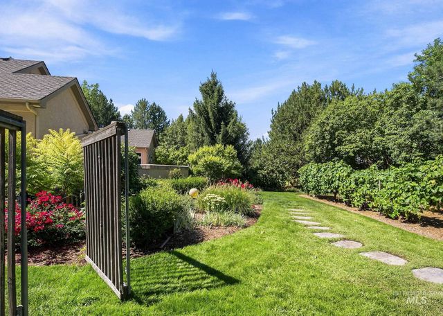 2419 North Sevenoaks Place, Eagle, ID 83616