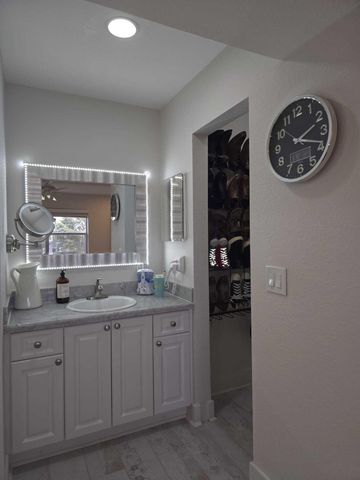 9501 Sunrise Lakes Boulevard 305, Sunrise, FL 33322
