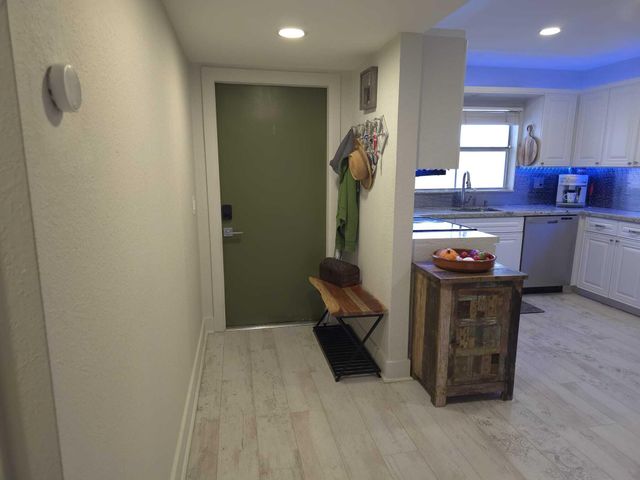 9501 Sunrise Lakes Boulevard 305, Sunrise, FL 33322