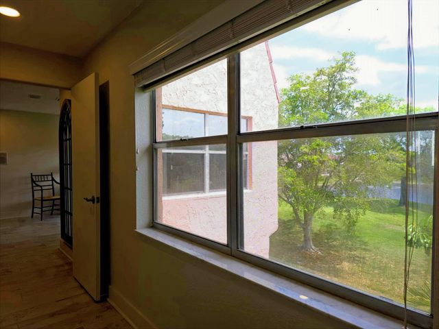 9501 Sunrise Lakes Boulevard 305, Sunrise, FL 33322