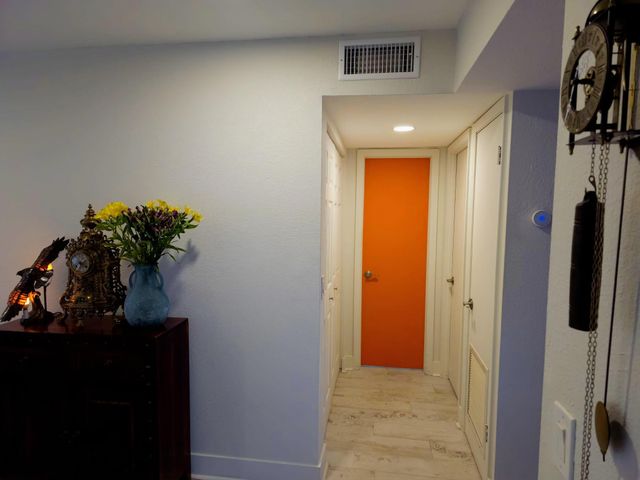 9501 Sunrise Lakes Boulevard 305, Sunrise, FL 33322