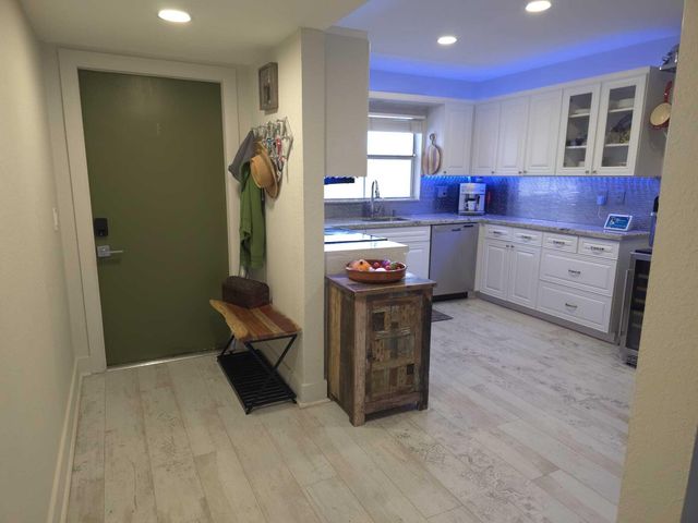 9501 Sunrise Lakes Boulevard 305, Sunrise, FL 33322