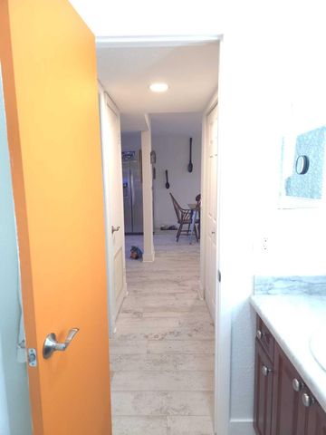 9501 Sunrise Lakes Boulevard 305, Sunrise, FL 33322