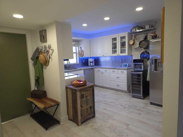 9501 Sunrise Lakes Boulevard 305, Sunrise, FL 33322