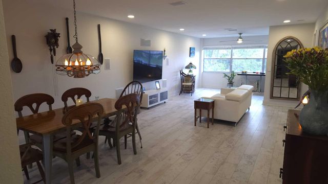 9501 Sunrise Lakes Boulevard 305, Sunrise, FL 33322