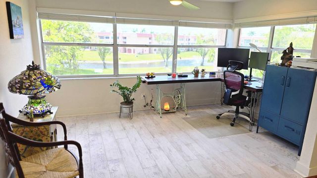 9501 Sunrise Lakes Boulevard 305, Sunrise, FL 33322