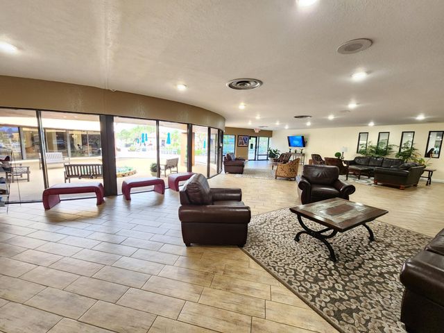 9501 Sunrise Lakes Boulevard 305, Sunrise, FL 33322