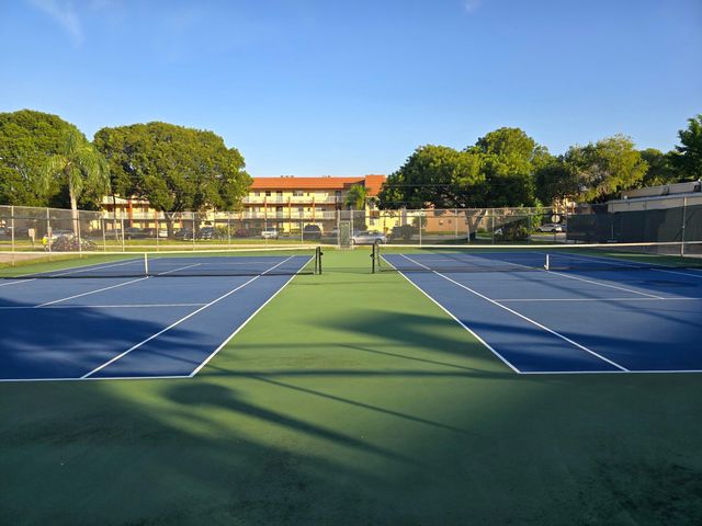 9501 Sunrise Lakes Boulevard 305, Sunrise, FL 33322
