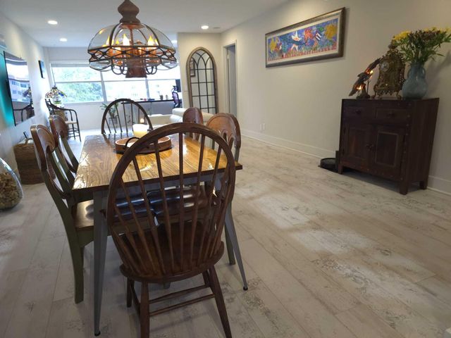 9501 Sunrise Lakes Boulevard 305, Sunrise, FL 33322