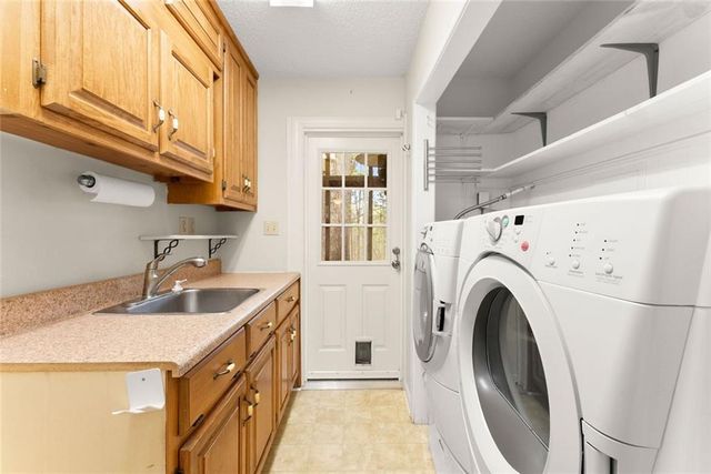 353 Riverwood Road, Lula, GA 30554