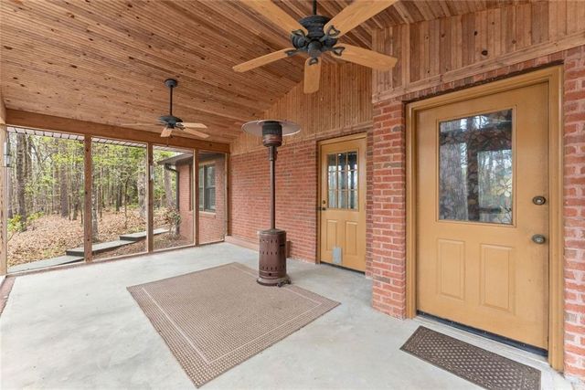 353 Riverwood Road, Lula, GA 30554