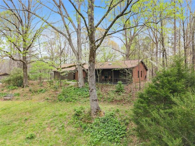 353 Riverwood Road, Lula, GA 30554