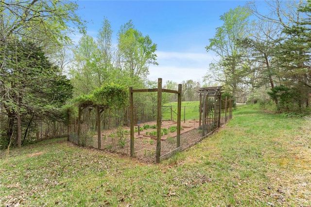 353 Riverwood Road, Lula, GA 30554
