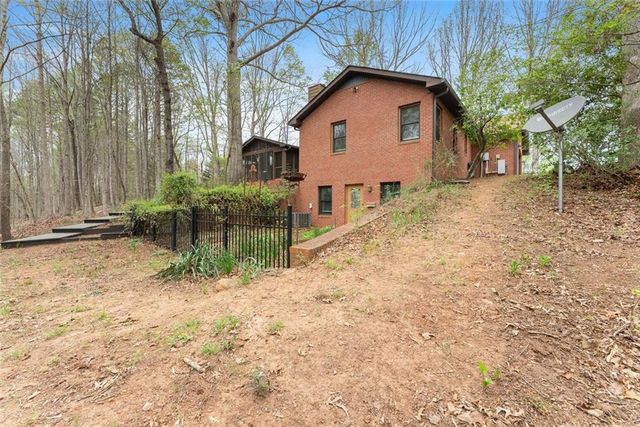 353 Riverwood Road, Lula, GA 30554