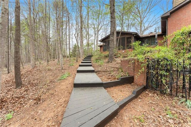 353 Riverwood Road, Lula, GA 30554