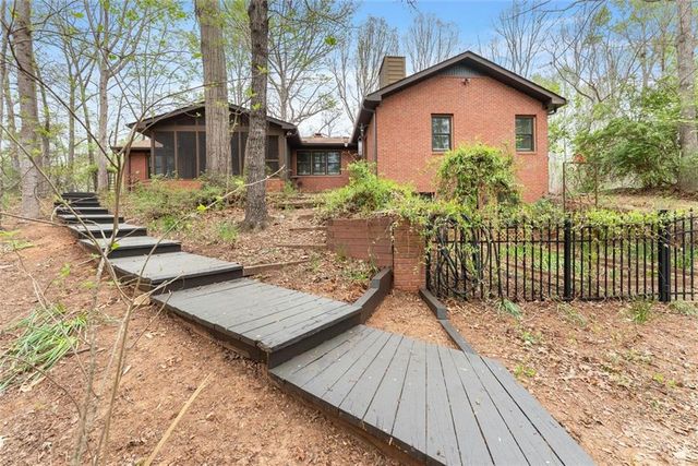 353 Riverwood Road, Lula, GA 30554