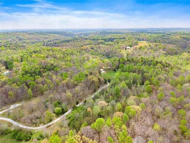 353 Riverwood Road, Lula, GA 30554