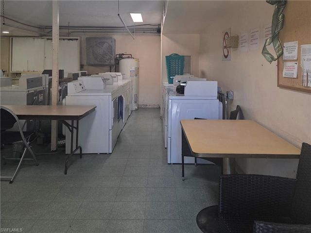 3325 Airport RD N G7, Naples, FL 34105