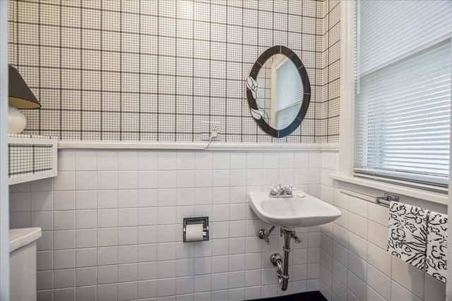 4100 Ellington Avenue, Western Springs, IL 60558