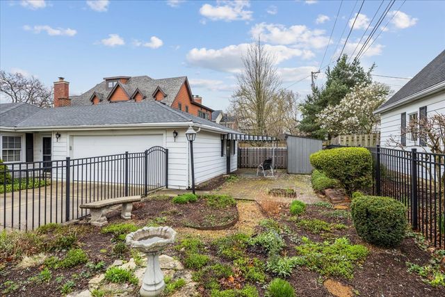 4100 Ellington Avenue, Western Springs, IL 60558