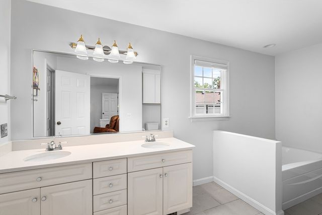 21 Juniper Ridge Lane Unit 21, Dartmouth, MA 02748