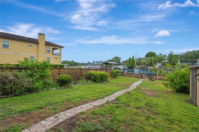 1304 W CHARTER STREET, Tampa, FL 33602