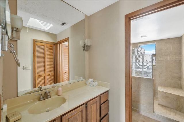 1304 W CHARTER STREET, Tampa, FL 33602