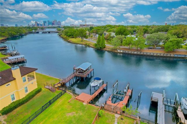 1304 W CHARTER STREET, Tampa, FL 33602