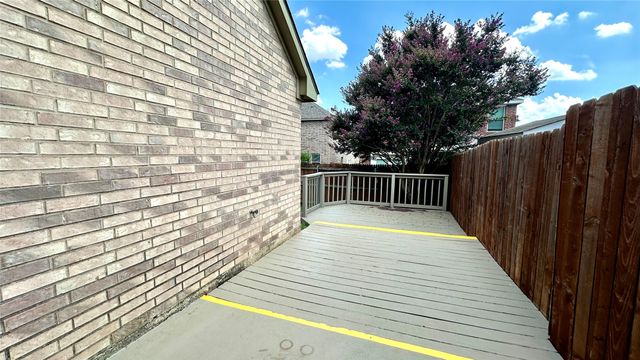 1402 Peregrine Street, Lewisville, TX 75077