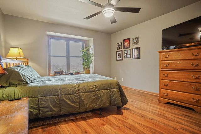 206 Sunset COURT, Mayville, WI 53050