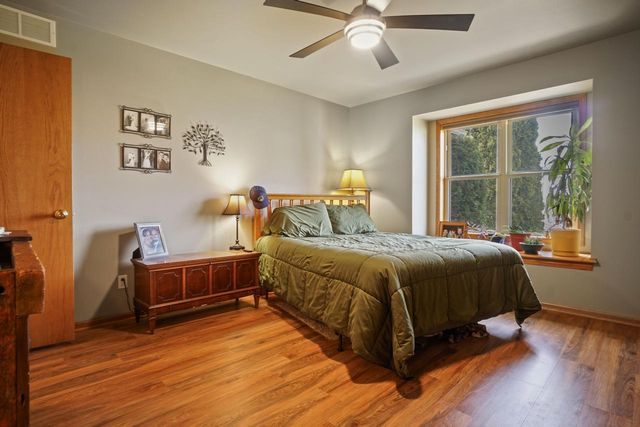 206 Sunset COURT, Mayville, WI 53050
