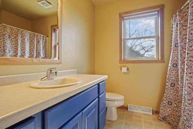 206 Sunset COURT, Mayville, WI 53050