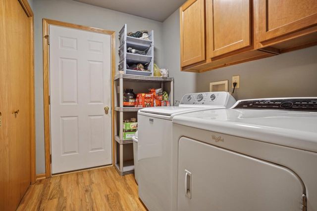 206 Sunset COURT, Mayville, WI 53050